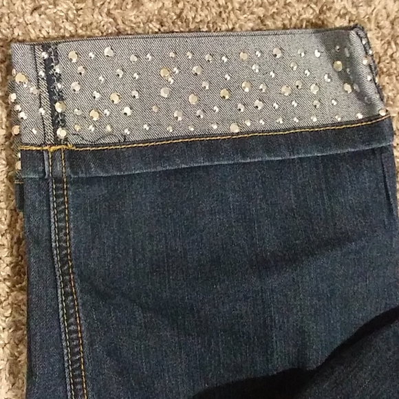 Capris - Picture 2 of 6